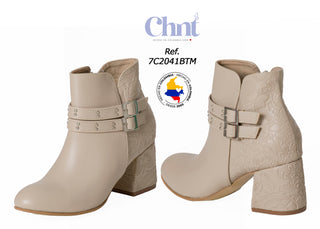 Botín con Detalles Grabados y Doble Hebilla 7C2041BTM - Beige