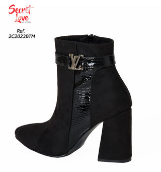 Botines Negros con Tacón Grueso y Detalle de Hebilla 2C2023BTM - Negro